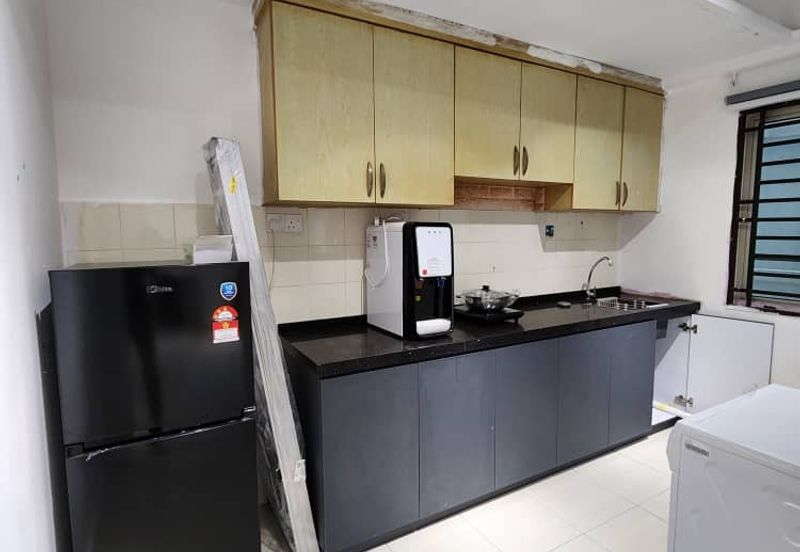 Bangunan Duta Impian (The Embassy Suites)