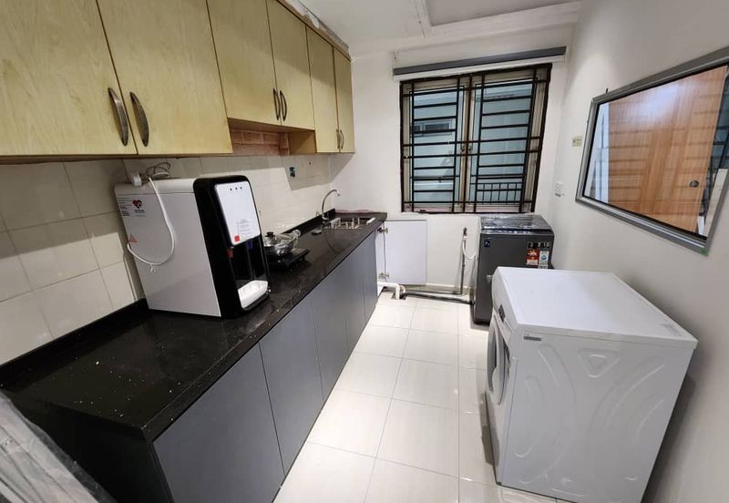 Bangunan Duta Impian (The Embassy Suites)