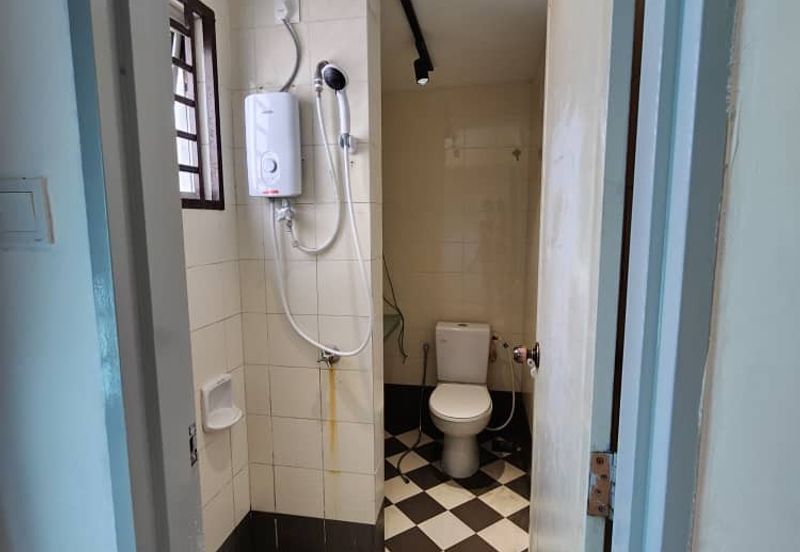 Bangunan Duta Impian (The Embassy Suites)