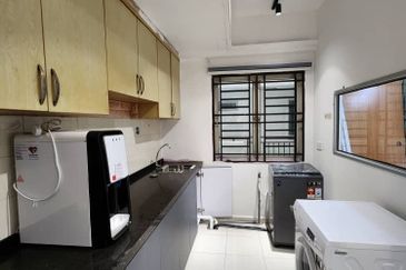 Bangunan Duta Impian (The Embassy Suites)