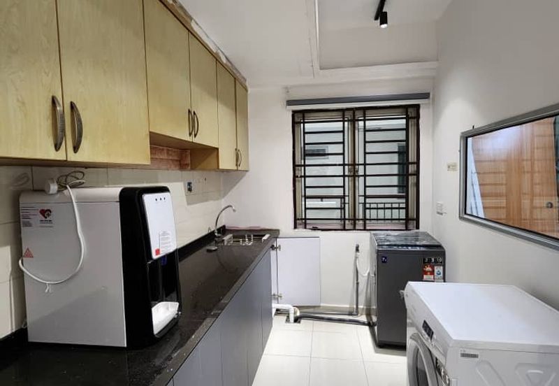 Bangunan Duta Impian (The Embassy Suites)