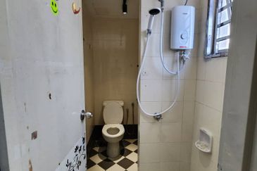 Bangunan Duta Impian (The Embassy Suites)