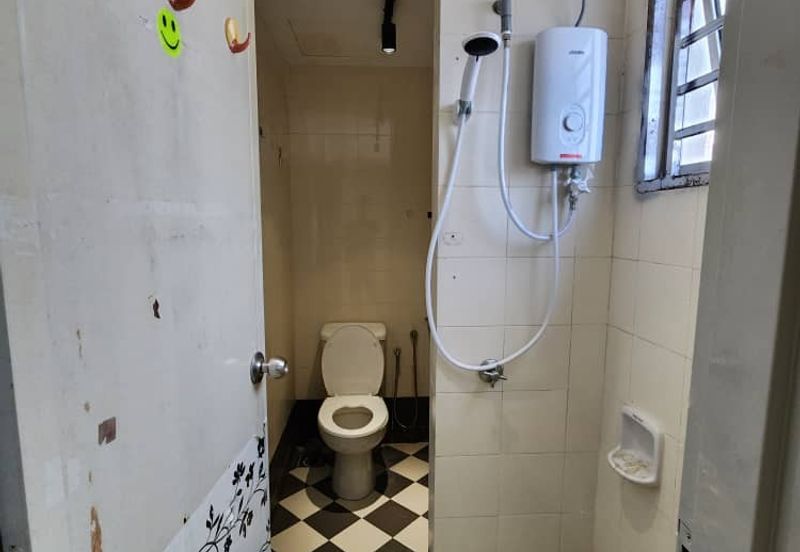 Bangunan Duta Impian (The Embassy Suites)