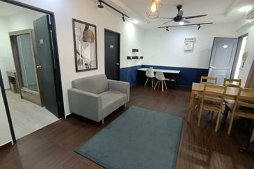 Bangunan Duta Impian (The Embassy Suites)