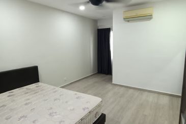 Bangunan Duta Impian (The Embassy Suites)