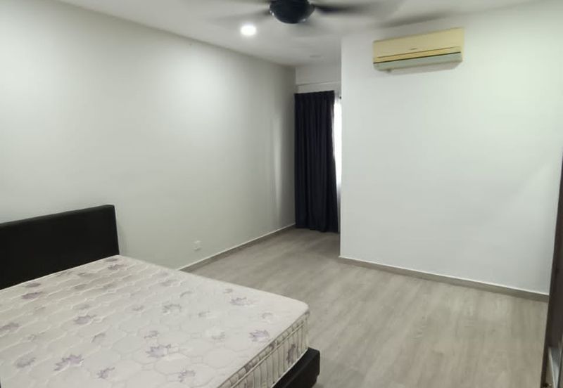 Bangunan Duta Impian (The Embassy Suites)