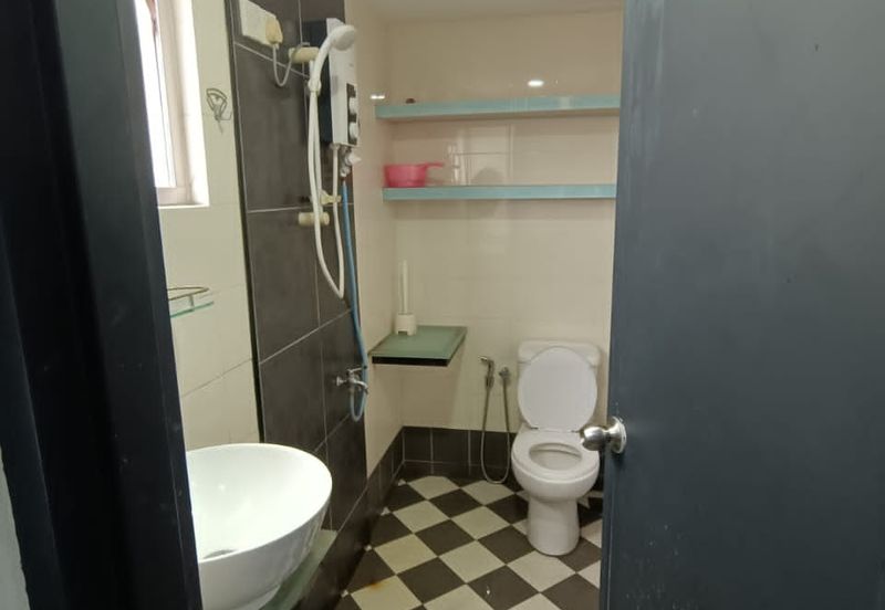 Bangunan Duta Impian (The Embassy Suites)