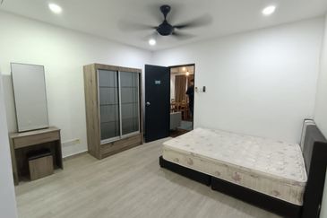 Bangunan Duta Impian (The Embassy Suites)