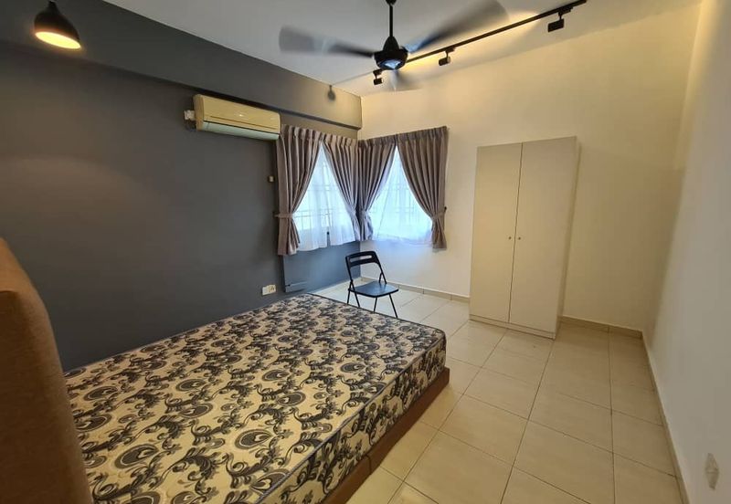 Bangunan Duta Impian (The Embassy Suites)