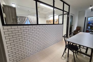 Bangunan Duta Impian (The Embassy Suites)