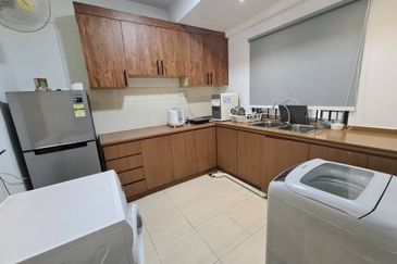 Bangunan Duta Impian (The Embassy Suites)