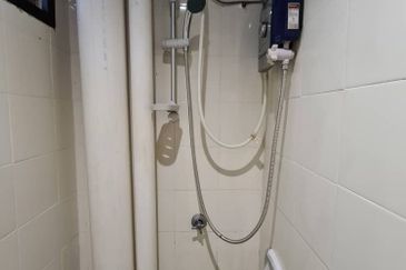 Bangunan Duta Impian (The Embassy Suites)