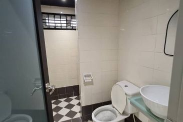 Bangunan Duta Impian (The Embassy Suites)