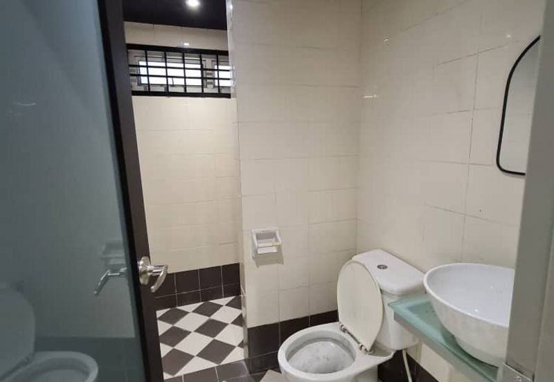 Bangunan Duta Impian (The Embassy Suites)