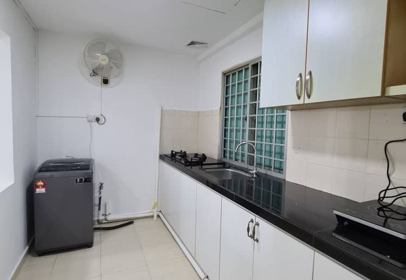 Bangunan Duta Impian (The Embassy Suites)