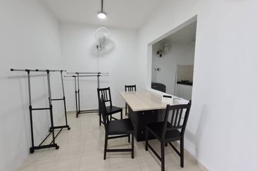 Bangunan Duta Impian (The Embassy Suites)