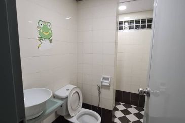 Bangunan Duta Impian (The Embassy Suites)