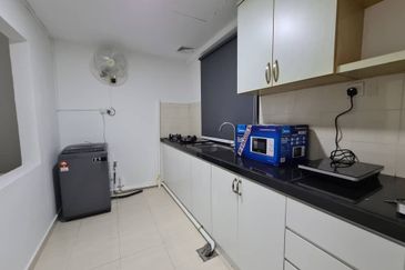 Bangunan Duta Impian (The Embassy Suites)