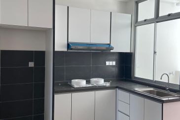 SKS Habitat Apartment, Larkin