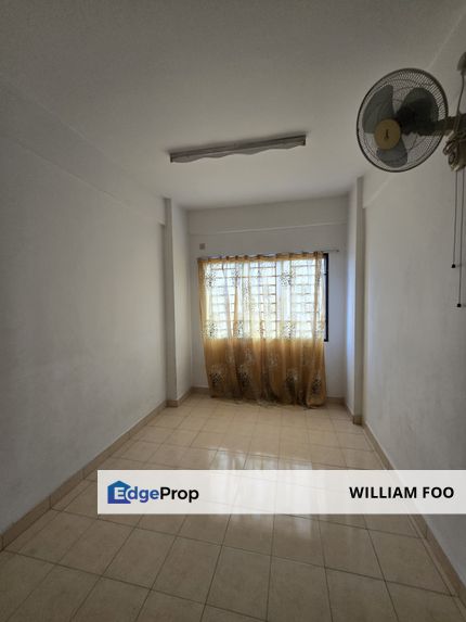 Bayu Puteri 3 Near Ciq 3 Beds 2 Baths Low Deposit For Rent, Johor, Johor Bahru