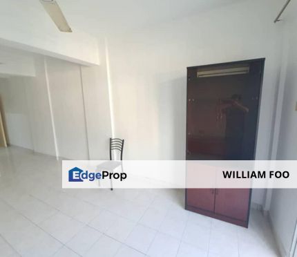 Bayu Puteri 2 @ Taman Bayu Near CIQ 3 Beds 2 Baths Unfurnished 4 Sale, Johor, Johor Bahru