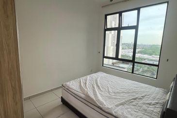 D'Summit Residences @ Kempas Utama