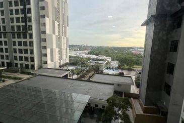 D'Summit Residences @ Kempas Utama