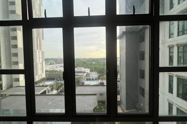 D'Summit Residences @ Kempas Utama