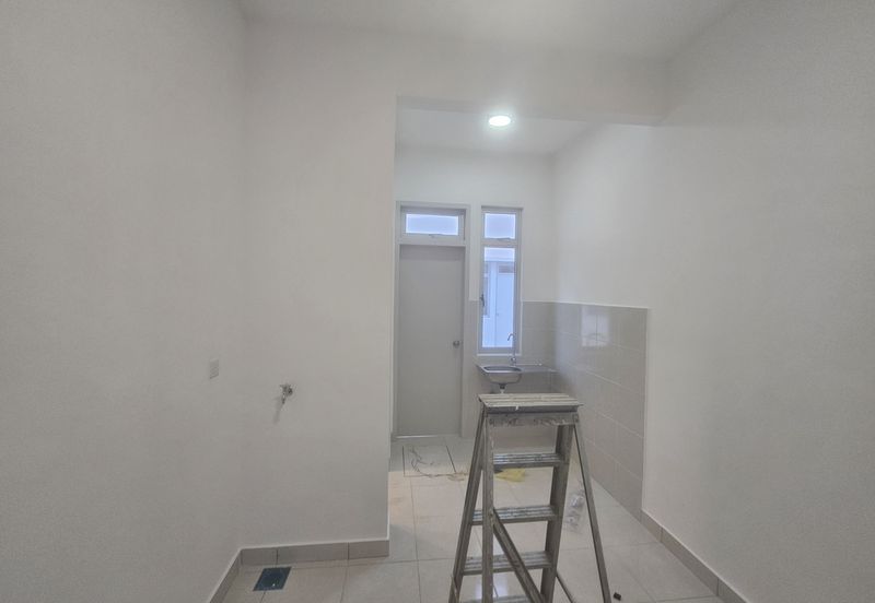 Erica @ Meridin East