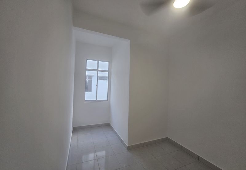 Erica @ Meridin East