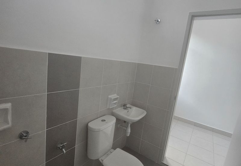 Erica @ Meridin East