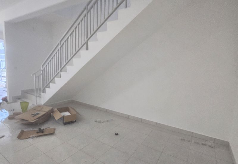 Erica @ Meridin East