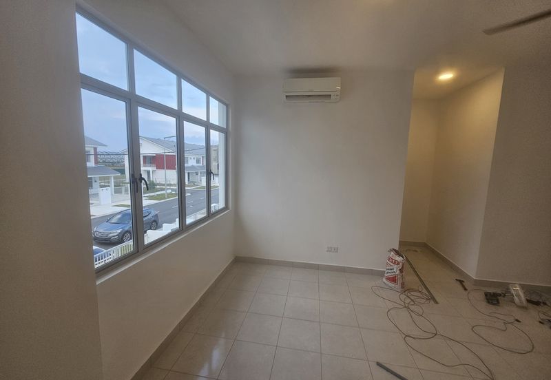 Erica @ Meridin East