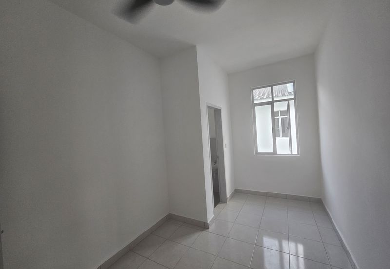 Erica @ Meridin East