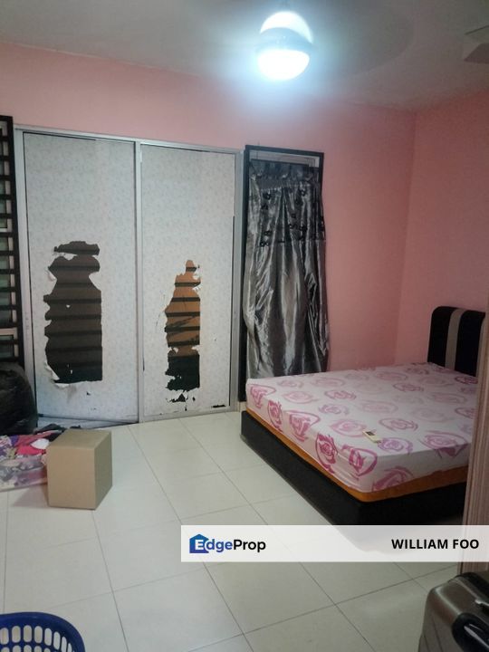 Scientex @ Senai 4 Beds 3 Baths Basic Furnished Nice Unit For Rent, Johor, Senai