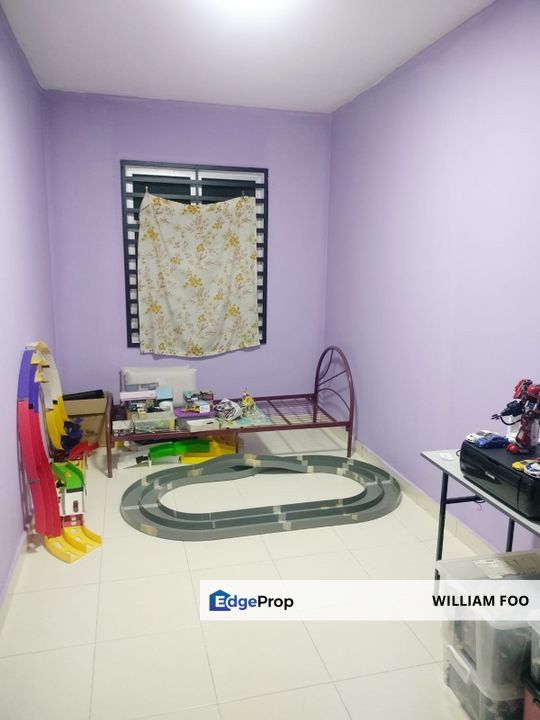 Scientex @ Senai 4 Beds 3 Baths Basic Furnished Nice Unit For Rent, Johor, Senai