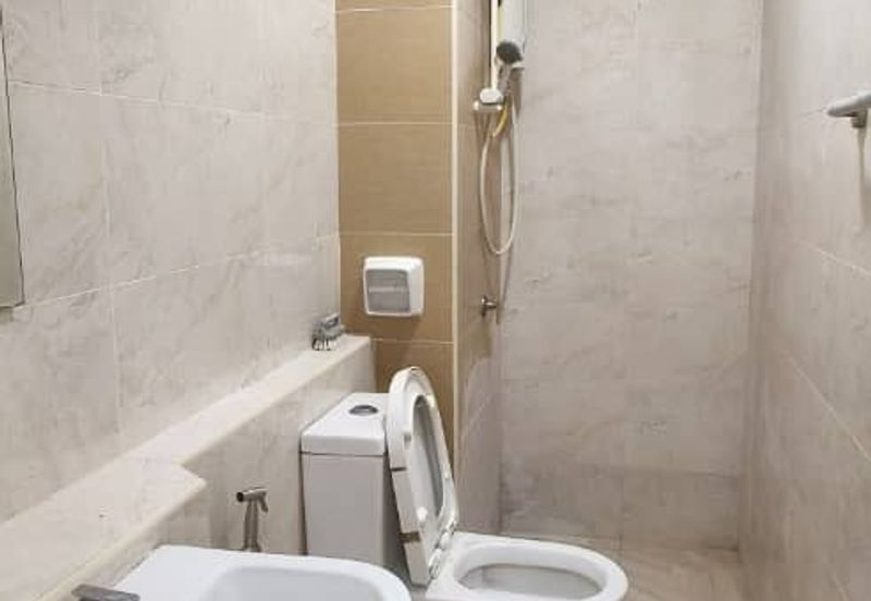 D'Summit Residences @ Kempas Utama