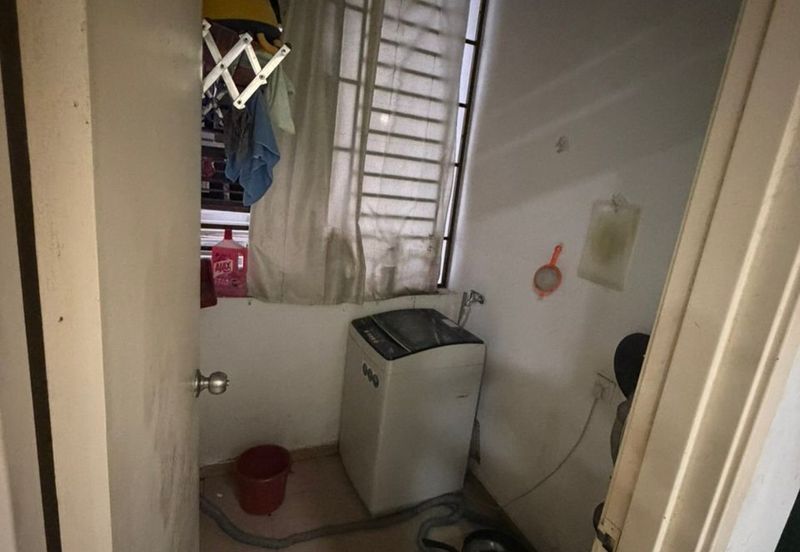 D'Summit Residences @ Kempas Utama