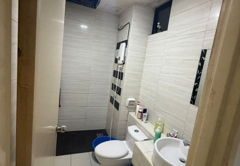 D'Summit Residences @ Kempas Utama