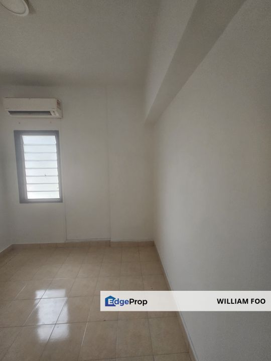 Bayu Puteri 3 @ Taman Bayu Near CIQ 3 Bedrooms Newly Painted Partial Furnished For Rent, Johor, Johor Bahru
