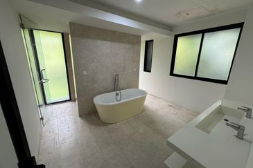 3 Storey Bungalow - 20 Trees West, Taman Melawati