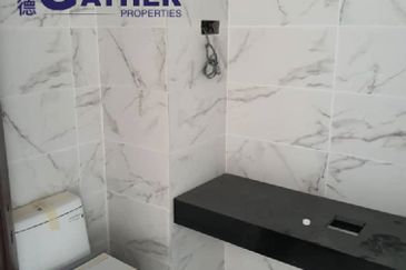 New Hotel with Seaview @ Jalan Transfer, Heart of Georgetown For Sale