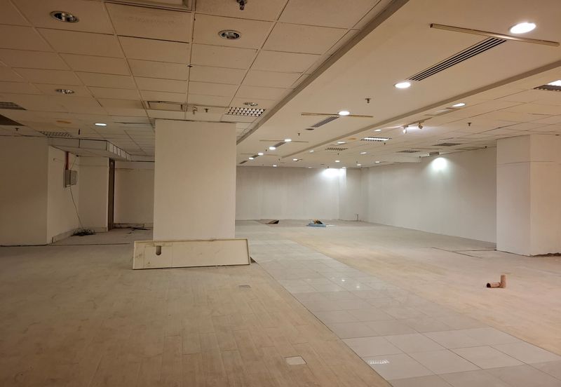 Island 88 Tanjung Tokong Mall near Gurney Retail Shop To Let 