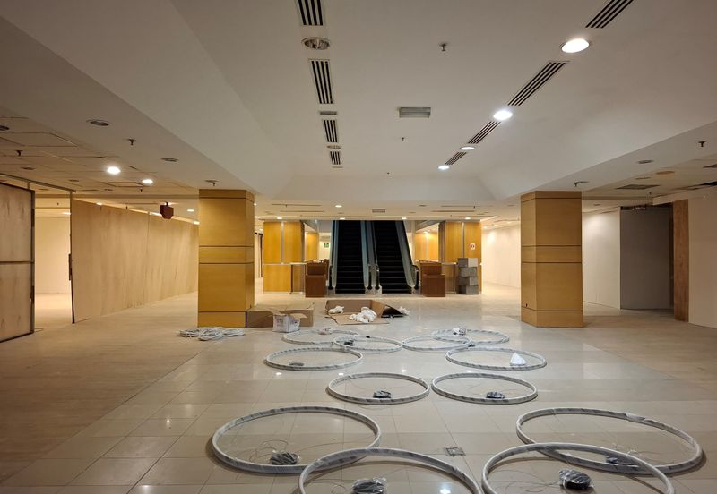 Island 88 Tanjung Tokong Mall near Gurney Retail Shop To Let 