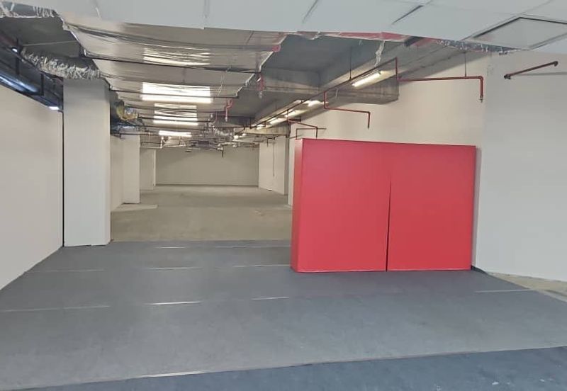 Island 88 Tanjung Tokong Mall near Gurney Retail Shop To Let 