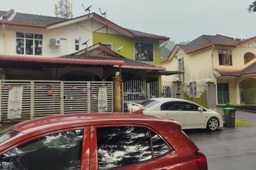 TERES DOUBLE STOREY TAMAN BERLIAN LANGKAWI