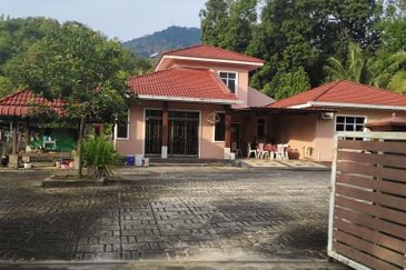 TANAH DUSUN DI LANGKAWI..HOT AREA