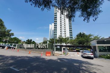 Hijauan Puteri Condominiums