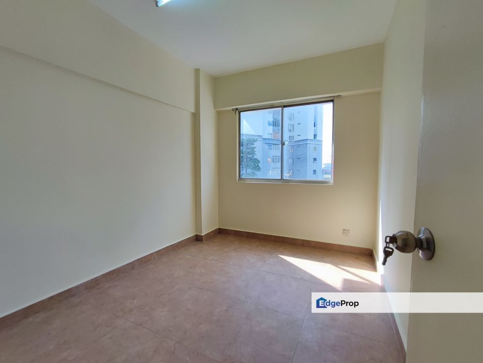 💥4 rooms unit 1248sf for sales at Sri Lata, Desa Petaling, Kuala Lumpur, Desa Petaling