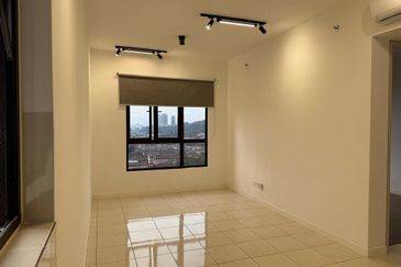 THE PULSE RESIDENCE & THE PULSE